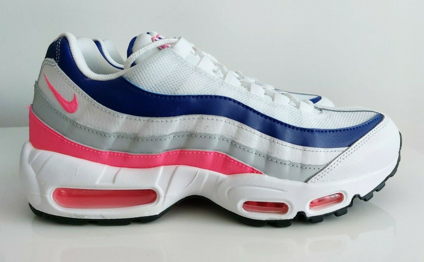 white pink and blue air max 95